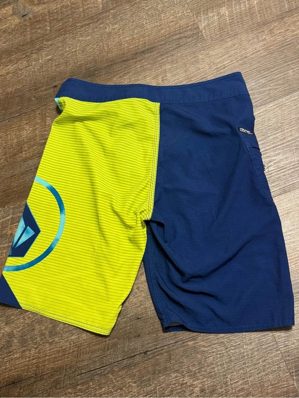 Volcom Mod-Tech Men’s Multi Color Boardshorts Swim Trunks Sz 29 (See Photos)